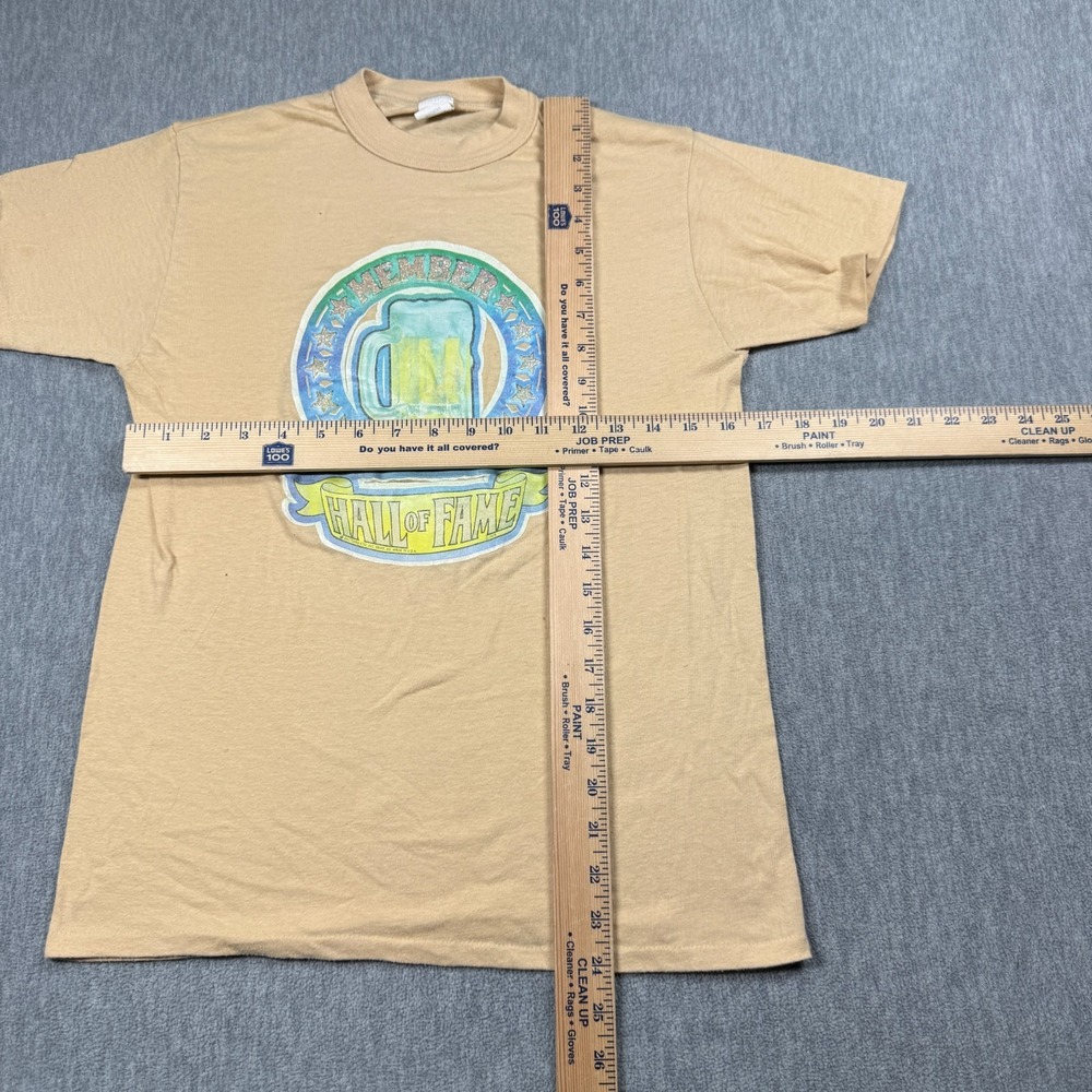 T's T-Shirt Men M Beige Graphic Beer Drinkers Hall Of Fame Vintage Single Stitch - Picture 4 of 6